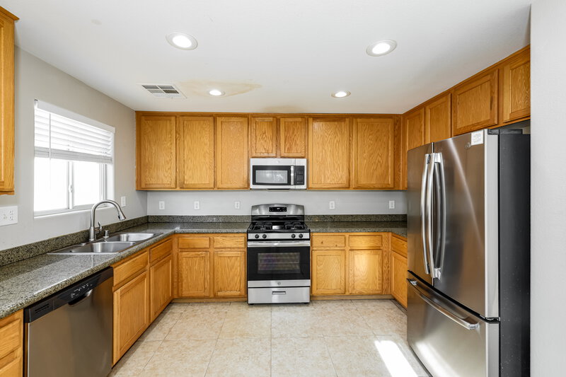 2,140/Mo, 8329 Wildwood Glen Dr Las Vegas, NV 89131 Kitchen View