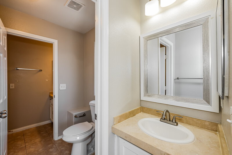 2,140/Mo, 8329 Wildwood Glen Dr Las Vegas, NV 89131 Bathroom View