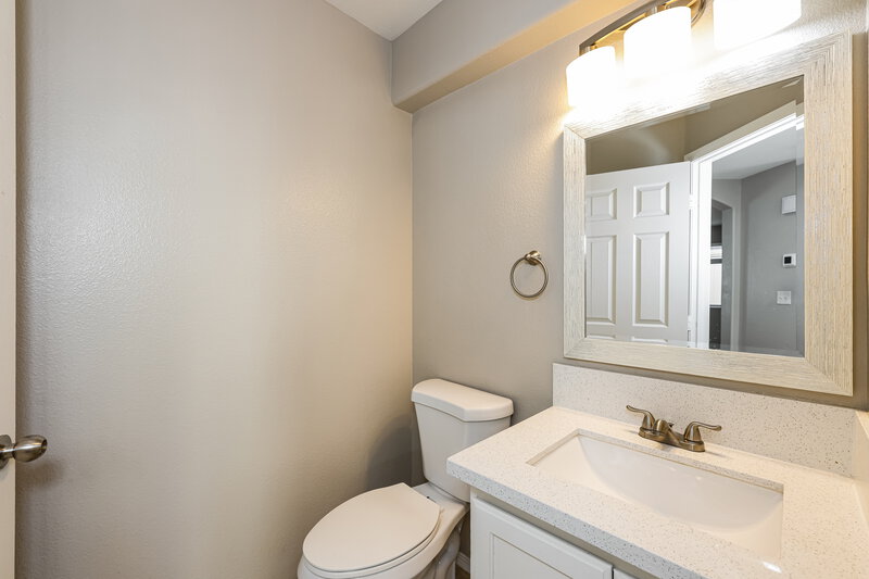 2,140/Mo, 8329 Wildwood Glen Dr Las Vegas, NV 89131 Bathroom View 2