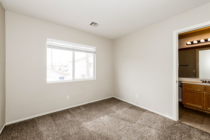 1,995/Mo, 1035 Sweeping Vine Ave Las Vegas, NV 89183 Bedroom View
