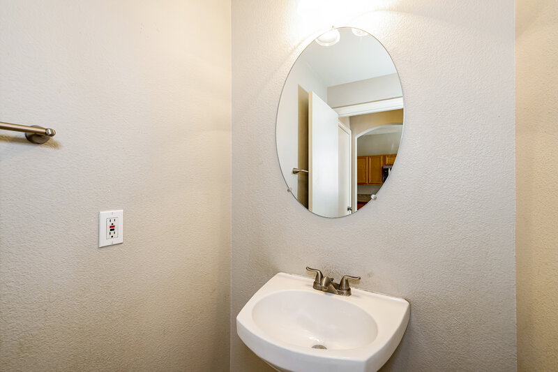 1,995/Mo, 1035 Sweeping Vine Ave Las Vegas, NV 89183 Bathroom View