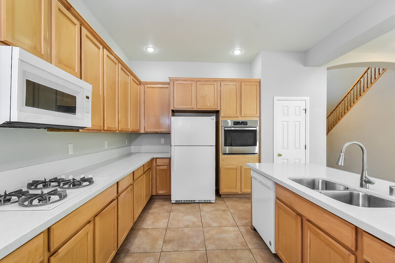 2,700/Mo, 10510 Eagle Nest St Las Vegas, NV 89141 Kitchen View 2