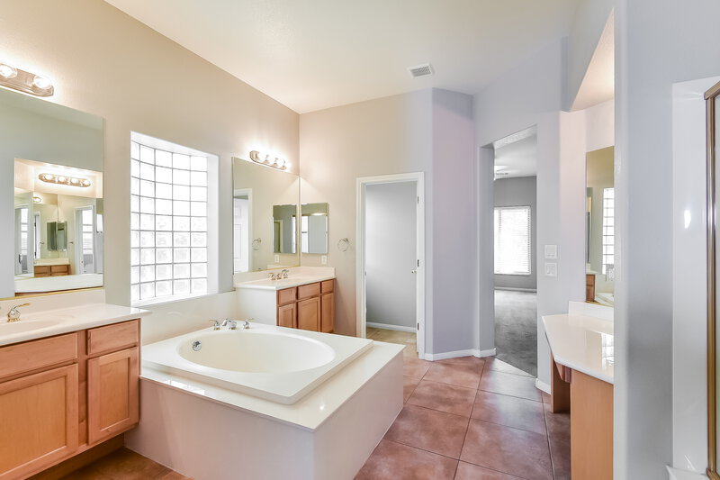 2,700/Mo, 10510 Eagle Nest St Las Vegas, NV 89141 Main Bathroom View