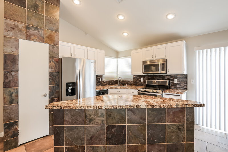 1,835/Mo, 2430 Inlet Beach Ct North Las Vegas, NV 89031 Kitchen View
