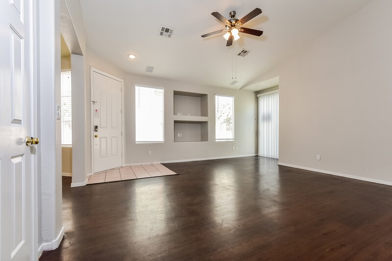 2,960/Mo, 2520 Bahama Point Ave North Las Vegas, NV 89031 Living Room View
