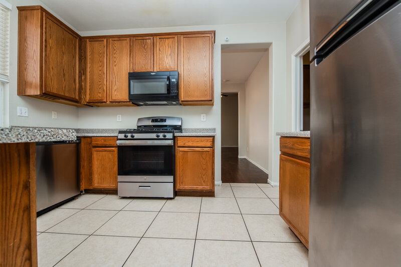 2,000/Mo, 2520 Bahama Point Ave North Las Vegas, NV 89031 Kitchen View 2
