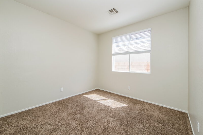 2,000/Mo, 2520 Bahama Point Ave North Las Vegas, NV 89031 Bedroom View 2