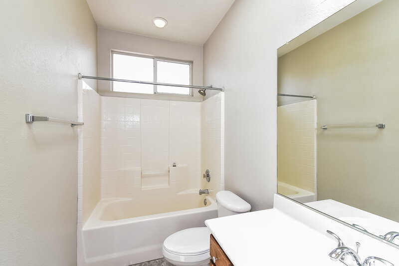 2,960/Mo, 2520 Bahama Point Ave North Las Vegas, NV 89031 Bathroom View