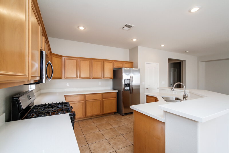 3,210/Mo, 4128 Autumndale Ave North Las Vegas, NV 89031 Kitchen View 2