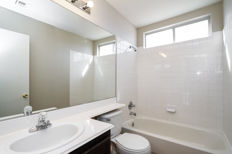 1,770/Mo, 4830 Via Maria Ct North Las Vegas, NV 89031 Bathroom View