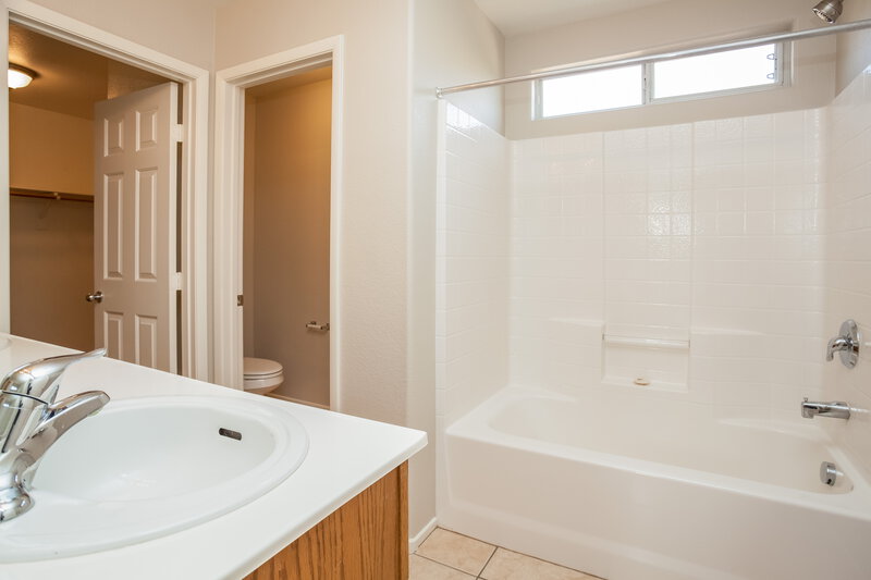 1,965/Mo, 3640 Terneza Ave North Las Vegas, NV 89081 Master Bathroom View