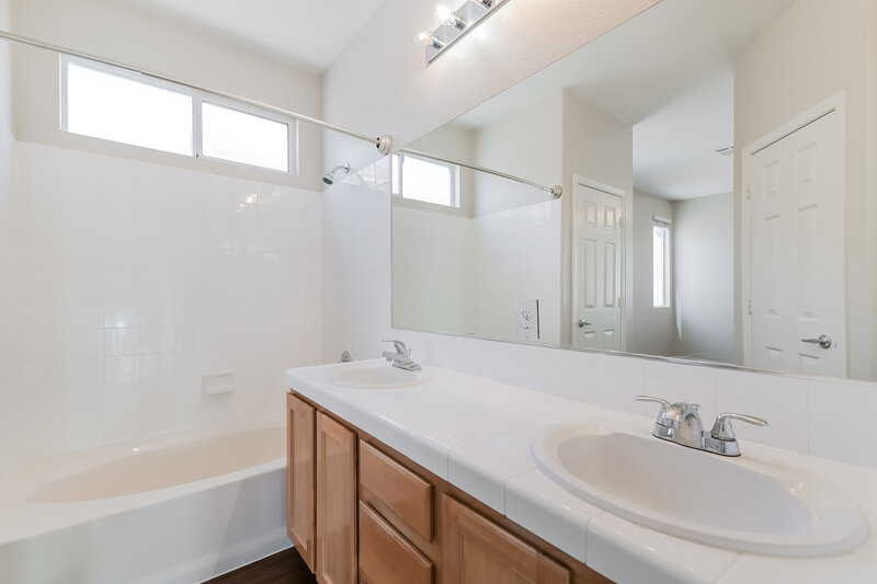 2,175/Mo, 9130 Sea Cove St Las Vegas, NV 89123 Main Bathroom View