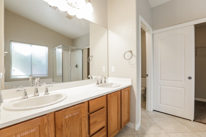 1,955/Mo, 7443 Glorious Sun Dr Las Vegas, NV 89178 Main Bathroom View