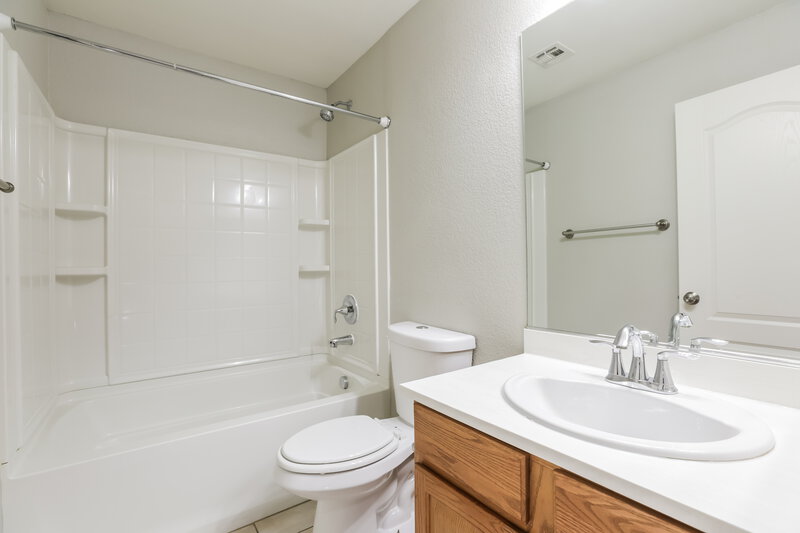 1,955/Mo, 7443 Glorious Sun Dr Las Vegas, NV 89178 Bathroom View