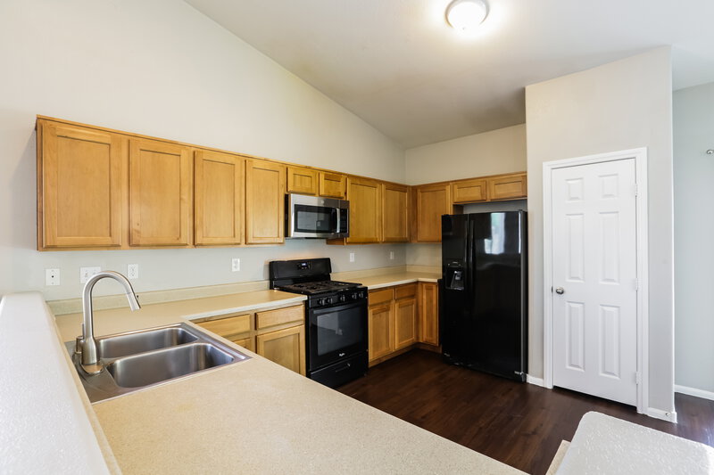 1,880/Mo, 6060 Leaping Foal St North Las Vegas, NV 89081 Kitchen View 2