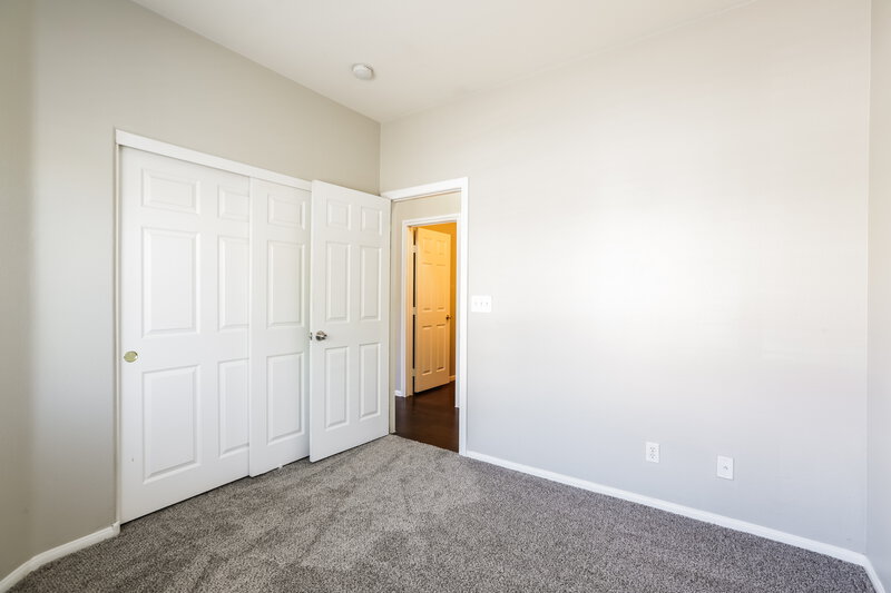1,880/Mo, 6060 Leaping Foal St North Las Vegas, NV 89081 Bedroom View 3