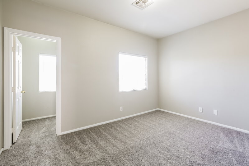 1,880/Mo, 6060 Leaping Foal St North Las Vegas, NV 89081 Bedroom View 4