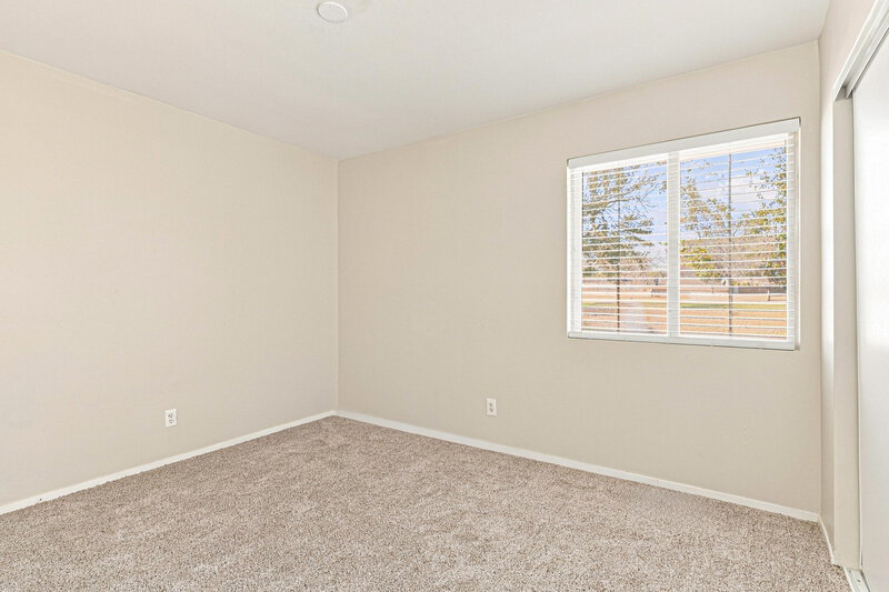 2,225/Mo, 733 Red Bark Ln Henderson, NV 89011 Bedroom View 2