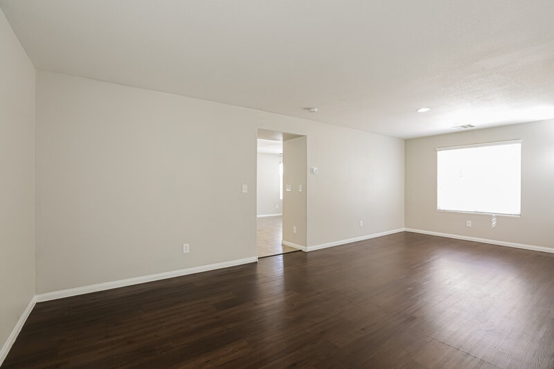 1,950/Mo, 8964 Candice Creek Ct Las Vegas, NV 89149 Sitting Room View