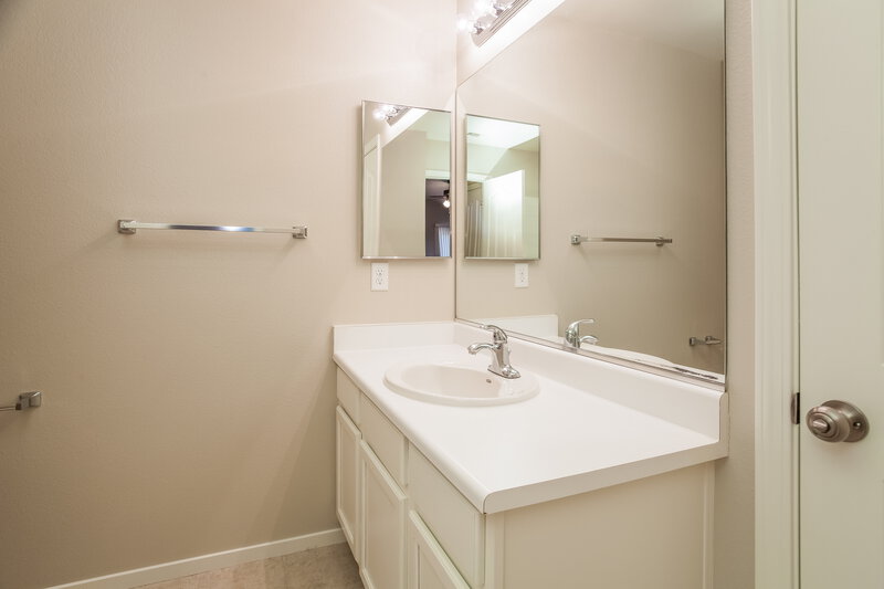 2,045/Mo, 8131 Defiance Avenue Las Vegas, NV 89129 Bathroom View