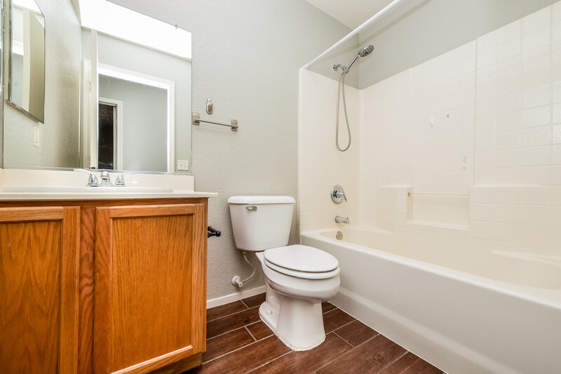 1,940/Mo, 6333 Winter Valley Ct Las Vegas, NV 89130 Bathroom View