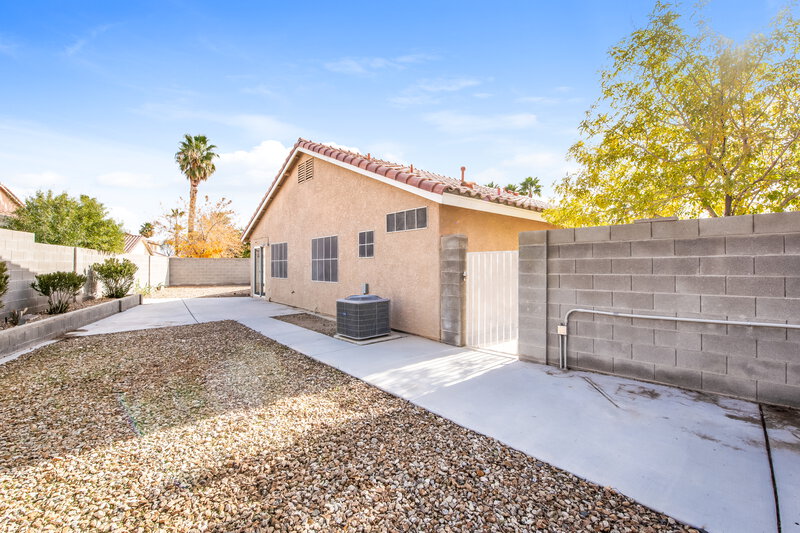 1,940/Mo, 6333 Winter Valley Ct Las Vegas, NV 89130 Rear View