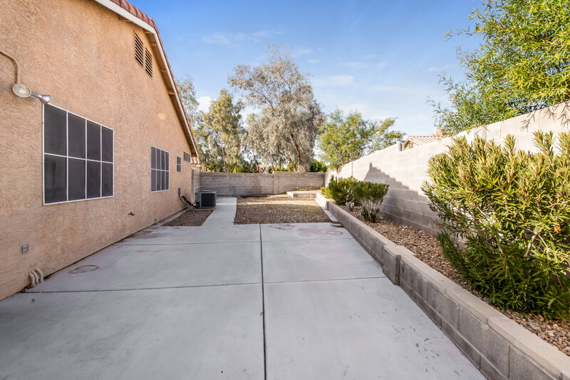 1,940/Mo, 6333 Winter Valley Ct Las Vegas, NV 89130 Rear View 3