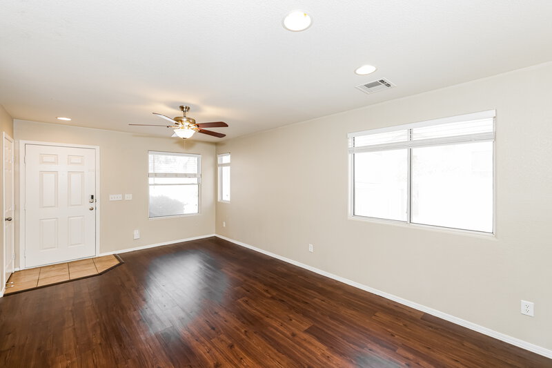 2,140/Mo, 1040 Valetta Flat Ave Las Vegas, NV 89183 Living Room View 2