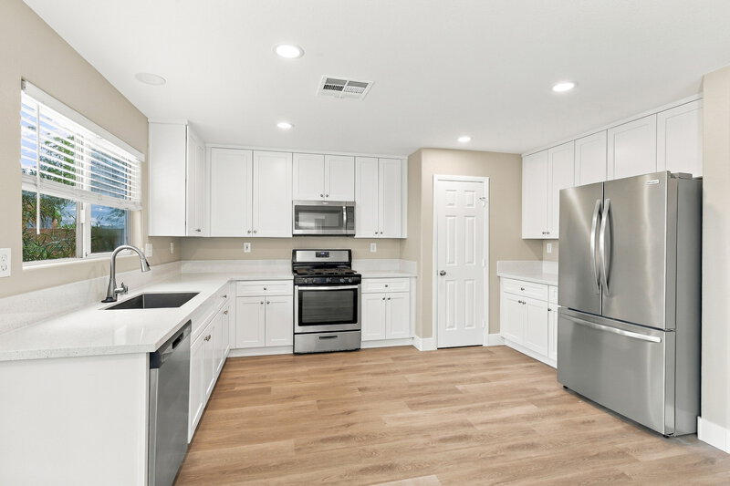 1,825/Mo, 4268 Perfect Drift St Las Vegas, NV 89129 Kitchen View