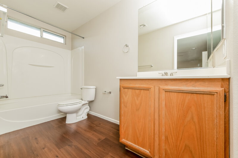 0/Mo, 4268 Perfect Drift St Las Vegas, NV 89129 Main Bathroom View