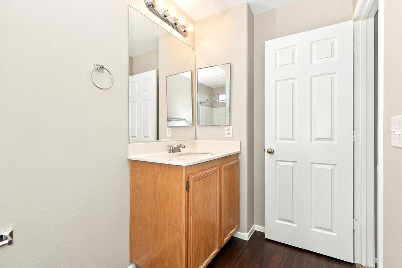 1,825/Mo, 4268 Perfect Drift St Las Vegas, NV 89129 Primary Bathroom View