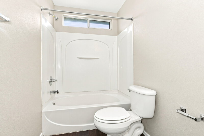 1,825/Mo, 4268 Perfect Drift St Las Vegas, NV 89129 Bathroom View