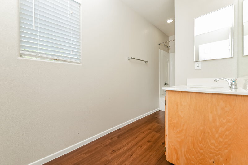 0/Mo, 4268 Perfect Drift St Las Vegas, NV 89129 Bathroom View