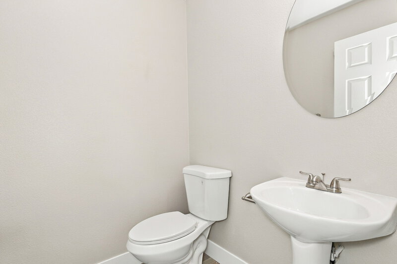 1,825/Mo, 4268 Perfect Drift St Las Vegas, NV 89129 Bathroom View 3