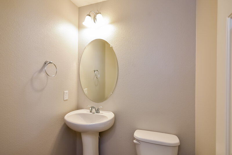 2,105/Mo, 10607 Seasonable Dr Las Vegas, NV 89129 Bathroom View