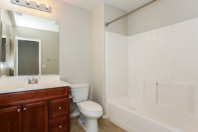 1,955/Mo, 10607 Seasonable Dr Las Vegas, NV 89129 Bathroom View 2