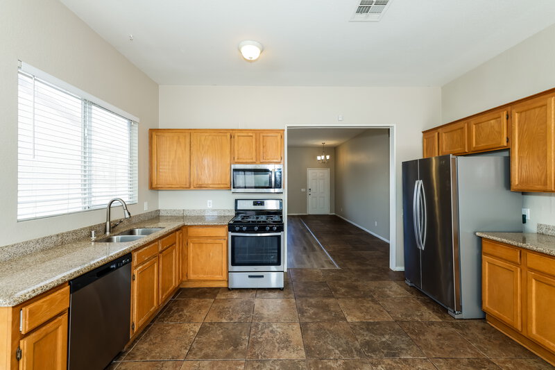 1,900/Mo, 2310 Panther Pl North Las Vegas, NV 89031 Kitchen View 2