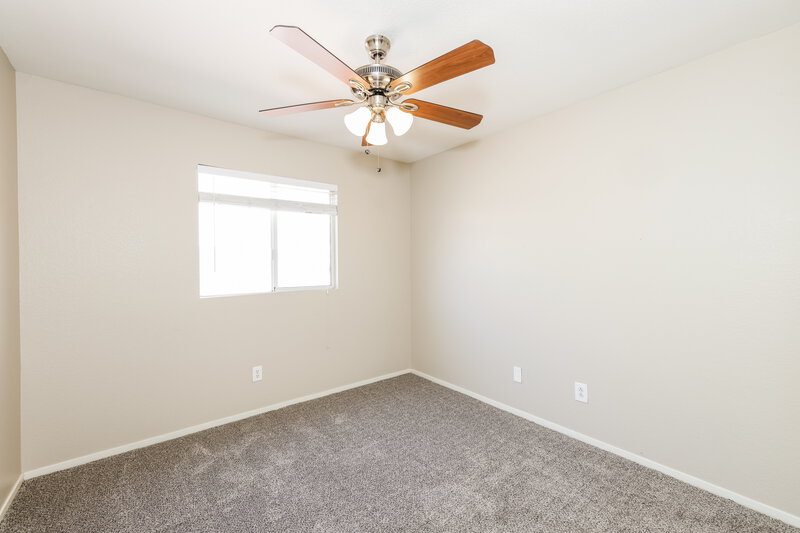 1,900/Mo, 2310 Panther Pl North Las Vegas, NV 89031 Bedroom View 2