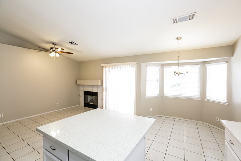 2,015/Mo, 5021 Drummond Rd Las Vegas, NV 89130 Kitchen View 2
