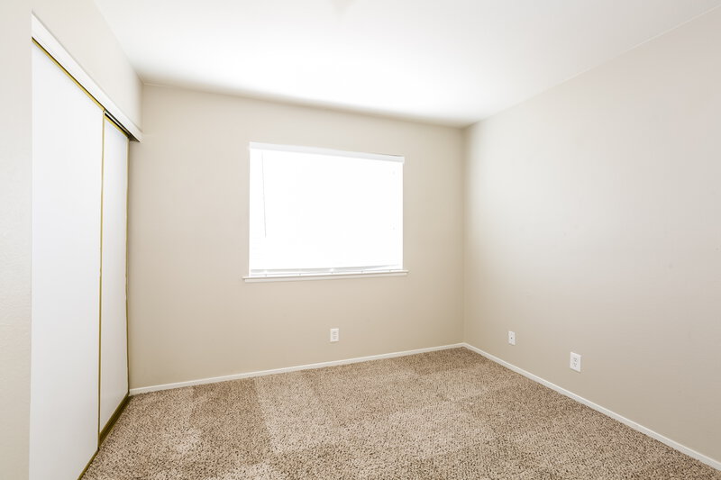 2,015/Mo, 5021 Drummond Rd Las Vegas, NV 89130 Bedroom View