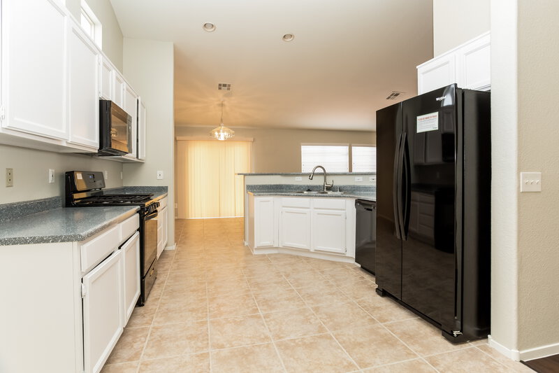 2,175/Mo, 2716 Fern Forest Ct North Las Vegas, NV 89031 Kitchen View 2