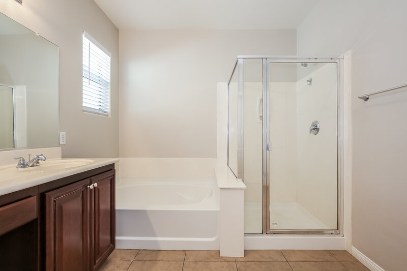 3,130/Mo, 5813 Black Sand Beach St North Las Vegas, NV 89081 Main Bathroom View 2