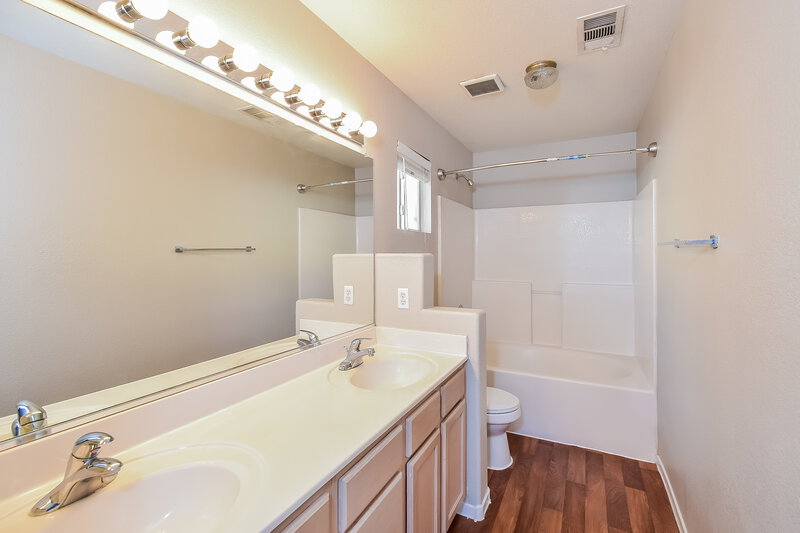 2,165/Mo, 2501 Lady Elizabeth Ct North Las Vegas, NV 89031 Main Bathroom View