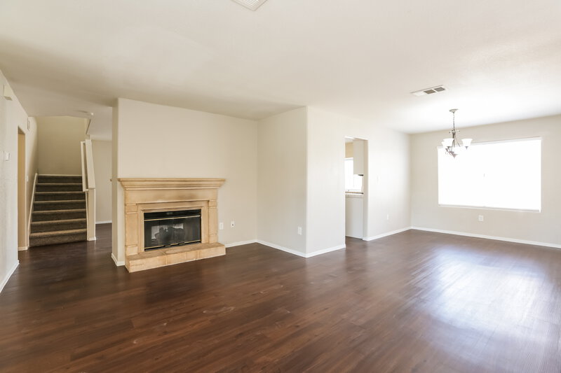 2,020/Mo, 1812 La Villa Drive North Las Vegas, NV 89031 Family Room View 2