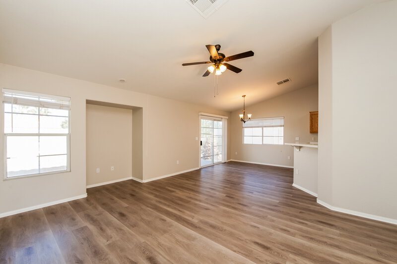 2,730/Mo, 18 Quailbush Dr North Las Vegas, NV 89031 Living Room View