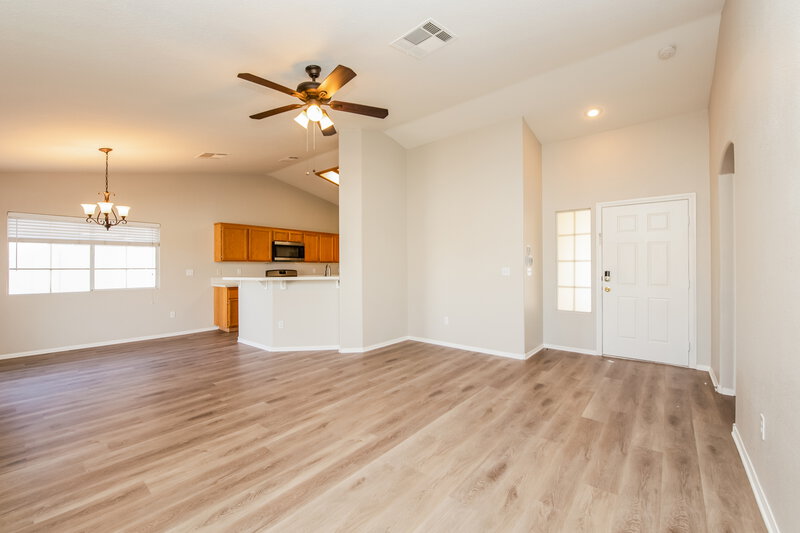2,730/Mo, 18 Quailbush Dr North Las Vegas, NV 89031 Living Room View 2