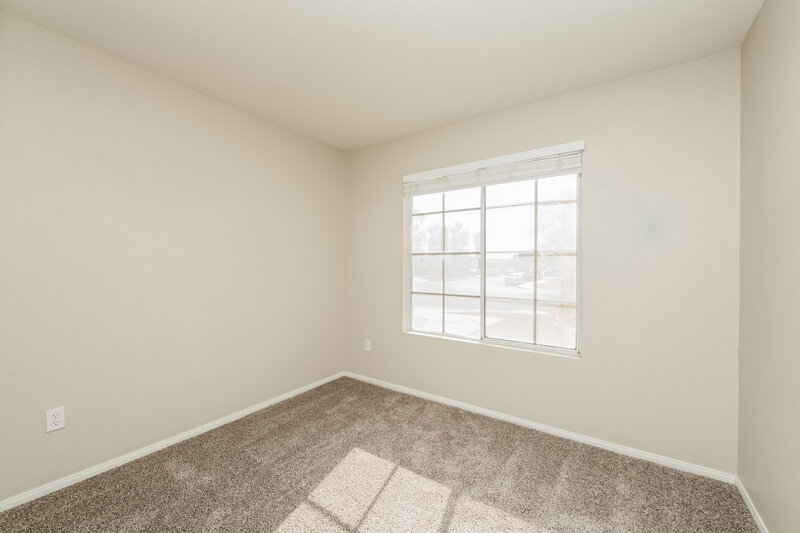 2,730/Mo, 18 Quailbush Dr North Las Vegas, NV 89031 Bedroom View 3