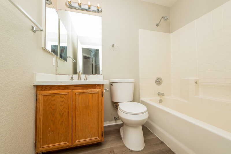 2,730/Mo, 18 Quailbush Dr North Las Vegas, NV 89031 Bathroom View