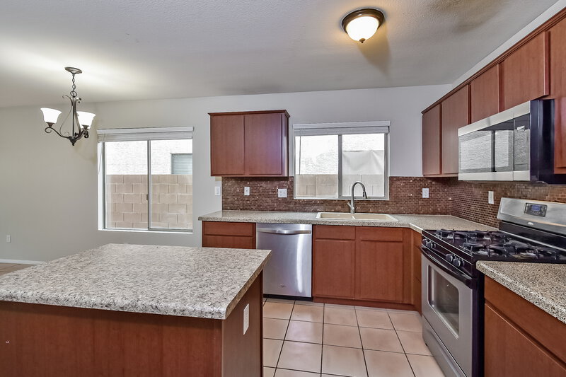 2,095/Mo, 4701 Cliff Breeze Dr North Las Vegas, NV 89081 Kitchen View