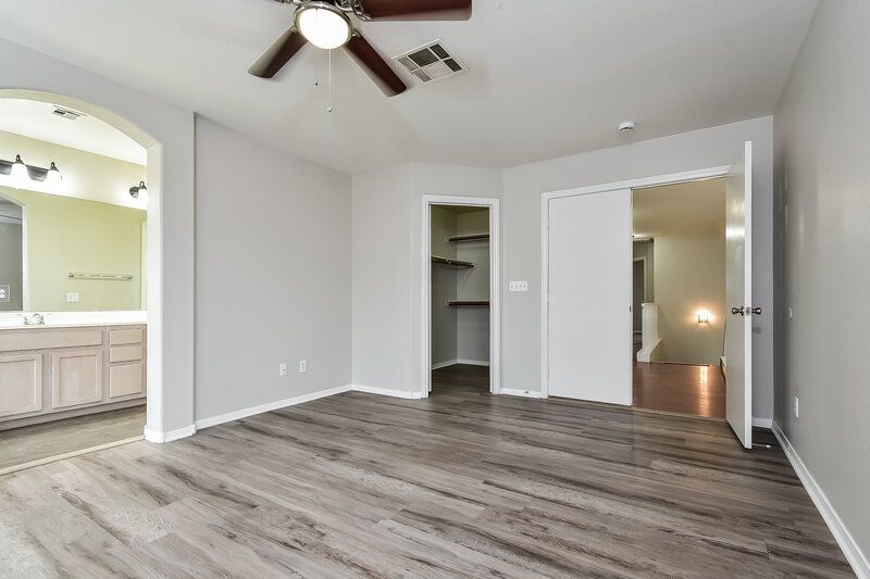 2,095/Mo, 4701 Cliff Breeze Dr North Las Vegas, NV 89081 Main Bedroom View 2